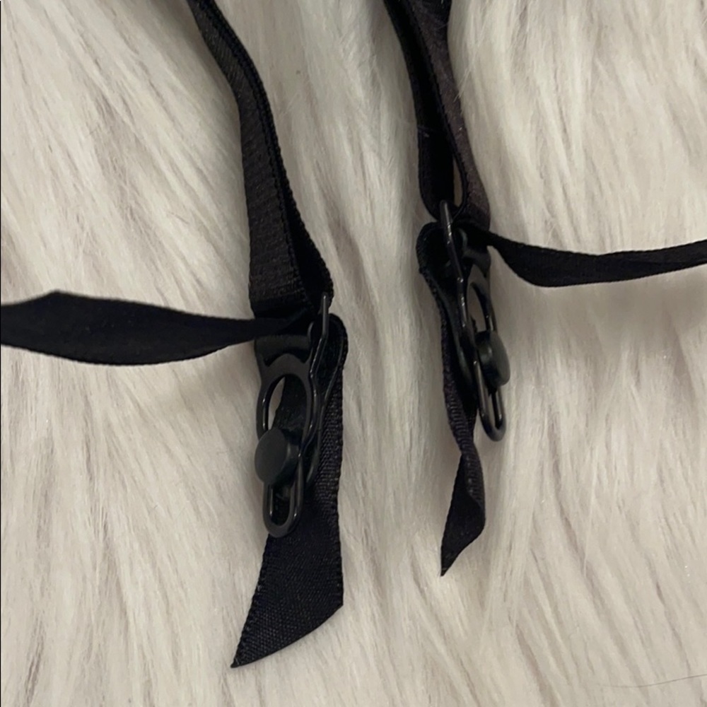 NWT Victoria’s Secret black lace garter belt - Picture 6 of 6